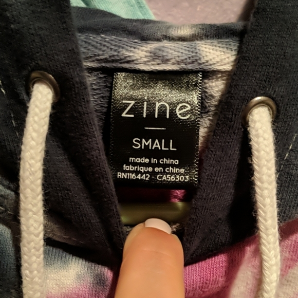 Tie Dye Cropped Hoodie - Picture 2 of 4